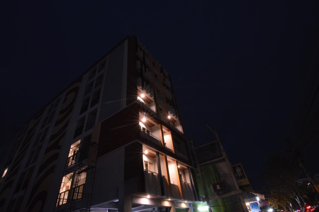 Ud Capital Hotel Udon Thani Extérieur photo